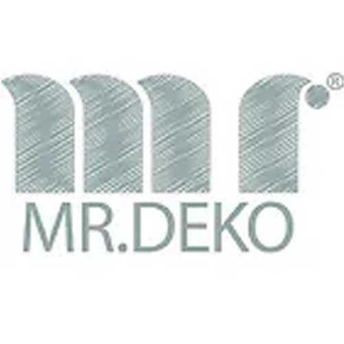 Logo vom Strandkorbhersteller Mister Deko. Weisser Hintergrund auf dem die Buchstaben m r und dann Mr. Deko als Schriftzug darunter