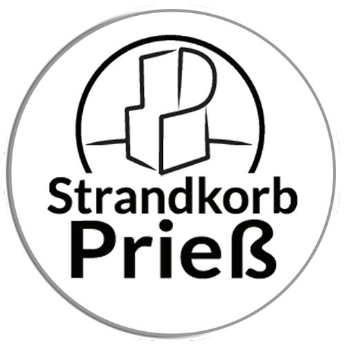 Logo vom Strandkorbhersteller Strandkorb Prieß. Ein skizzierter Strandkorb in einem Kreis mit dem Schriftzug Strandkorb Prieß in zwei Zeilen. Hintergrund in weiss, Schrift in schwarz