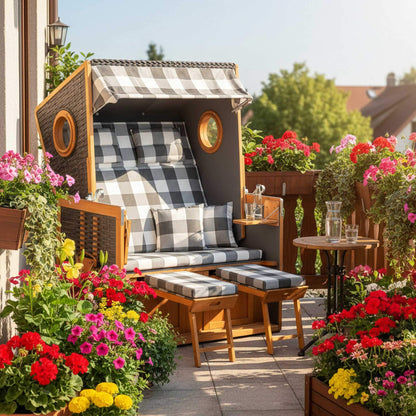 Strandkorb Rustikal 110 Z zwischen Blumen auf dem Balkon