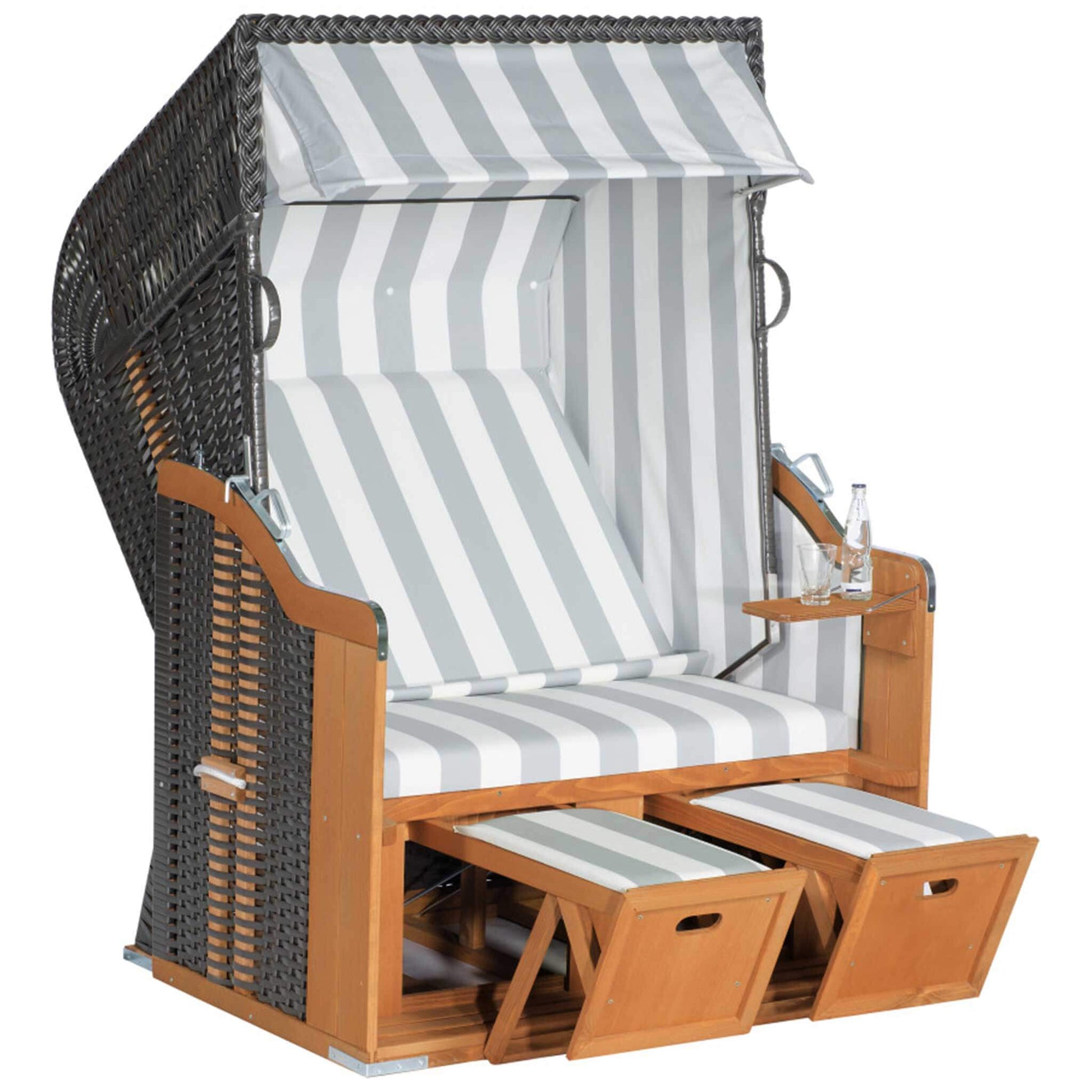 Strandkorb wetterfest für den Regen freisteller