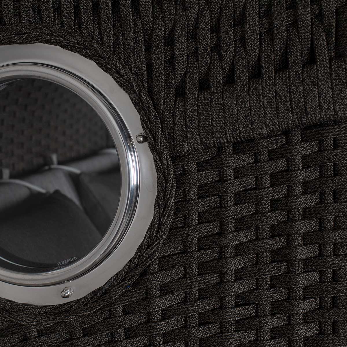 Detailaufnahme Strandkorb Aruba XL anthracit – Innengeflecht und Edelstahl-Bullauge