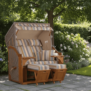 Strandkorb Schleswig Pinie Braun PE Mokka Dessin 557 als Zweisitzer im Garten auf Terrasse unter Baum